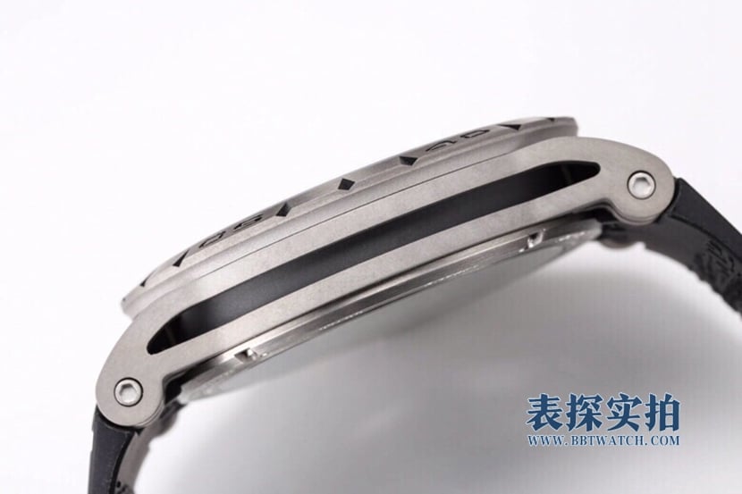 BBR王者罗杰杜彼1:1复刻手表钛钢镂空橡胶款RDDBEX0479侧面图
