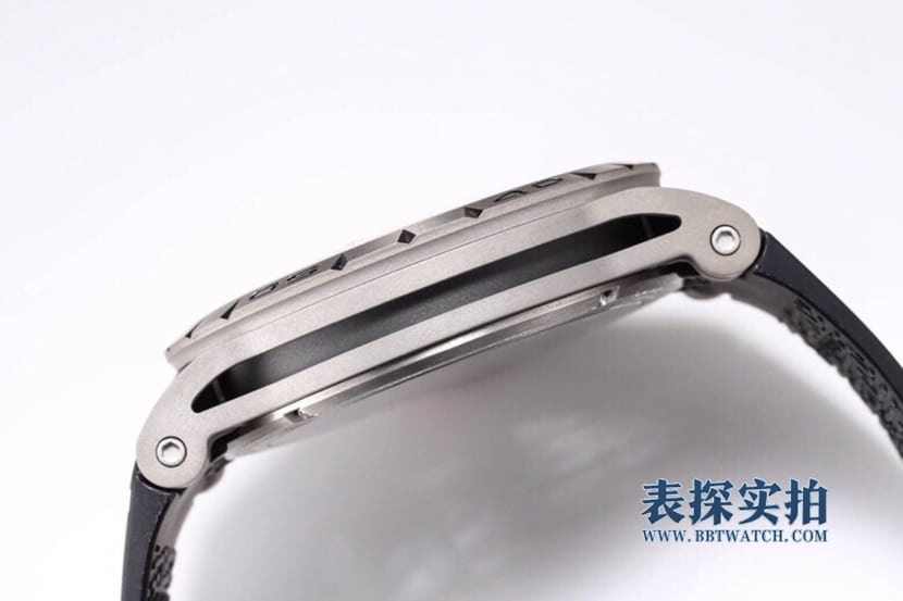 BBR王者罗杰杜彼1:1复刻手表白钢陀飞轮镂空橡胶款RDDBEX0545侧面图