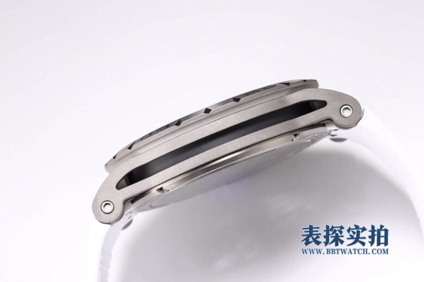 BBR王者罗杰杜彼1:1复刻手表镂空陀飞轮机械手表白色RDDBEX0479侧面图