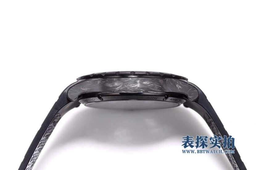 BBR王者罗杰杜彼1:1复刻手表碳纤维镂空陀飞轮黑色橡胶款侧面图