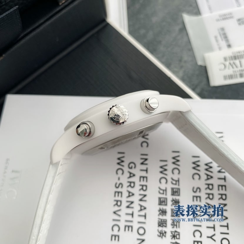 万国蓝盘飞行员系列海军空战部队计时腕表侧面