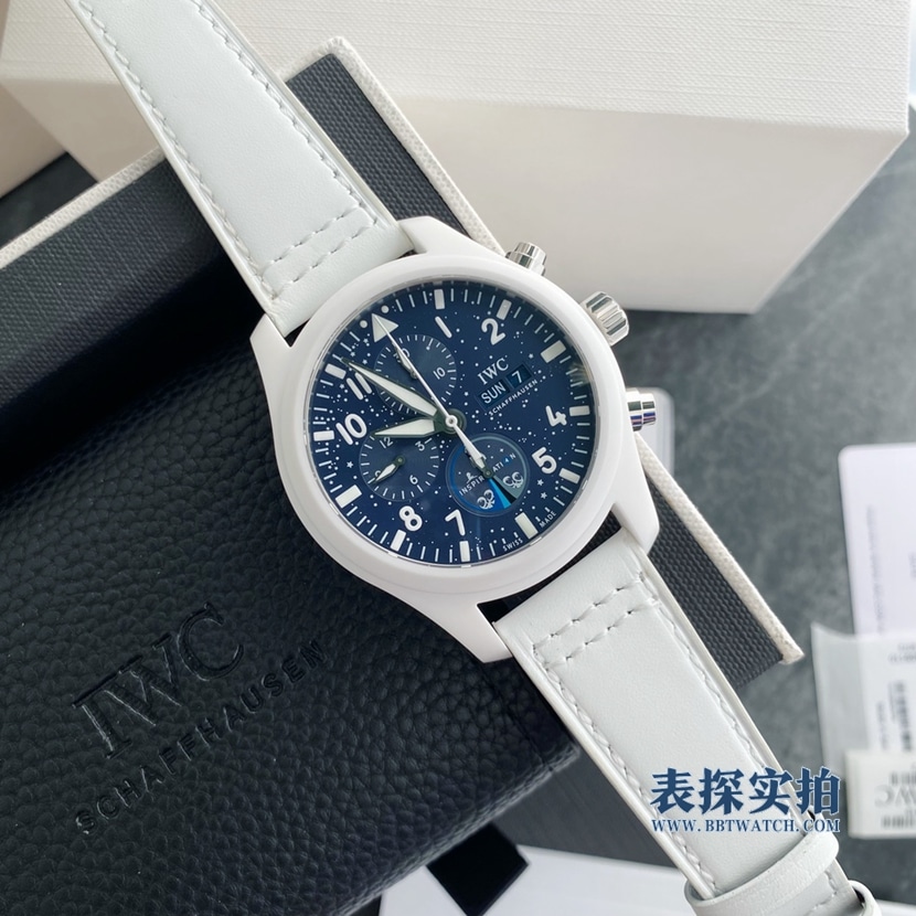 万国蓝盘飞行员系列海军空战部队计时腕表正面