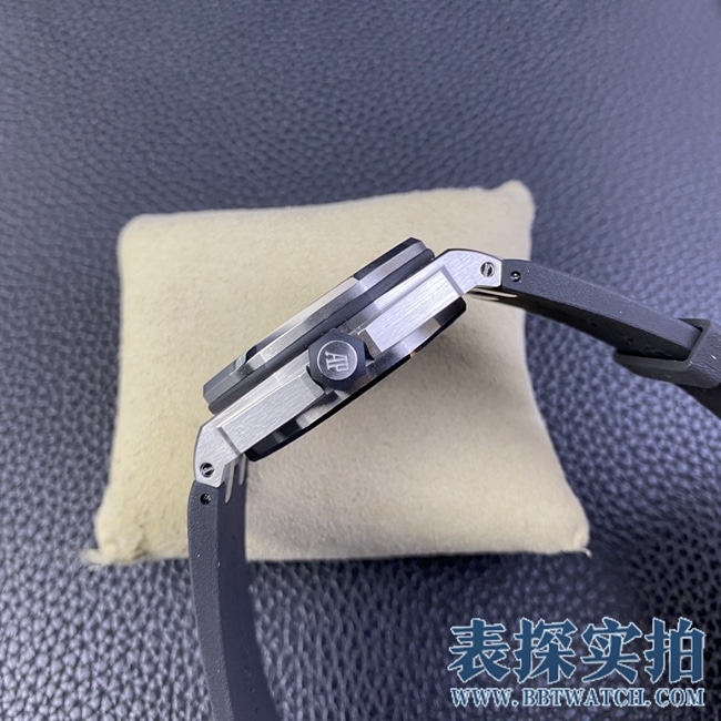 APS爱彼黑盘皇家橡树顶级复刻15710腕表_价格_图片_质量怎么样 侧面