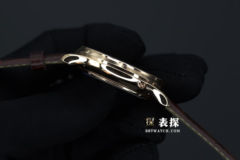 GF厂积家月相大师Q1368420顶级复刻手表男士白盘金针皮带款图片及价格侧面实拍图