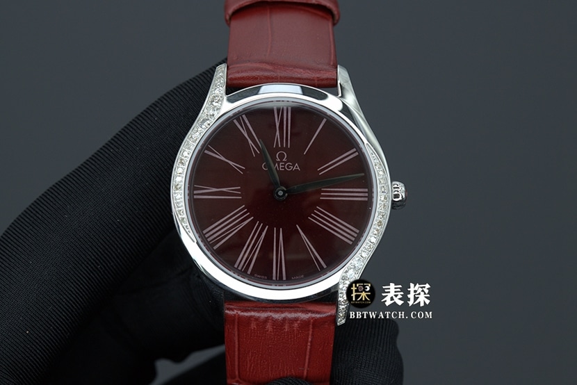欧米茄蝶飞顶级一比一精仿手表女士红盘表带款图片及价格正面实拍图