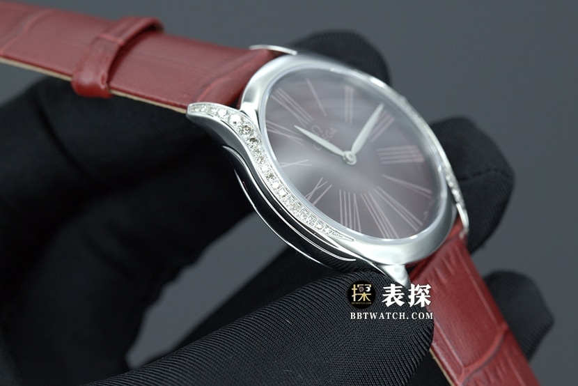 欧米茄蝶飞顶级一比一精仿手表女士红盘表带款图片及价格侧面实拍图