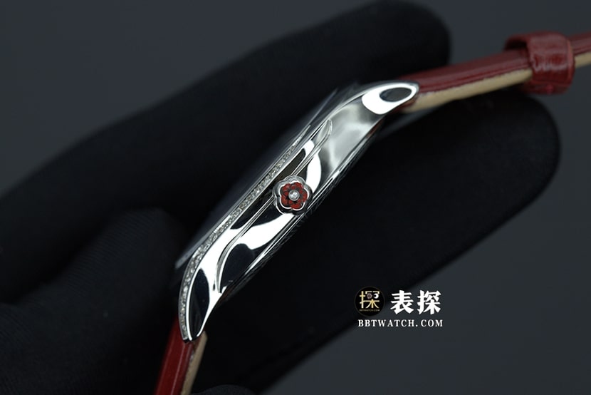 欧米茄蝶飞顶级一比一精仿手表女士红盘表带款图片及价格侧面实拍图