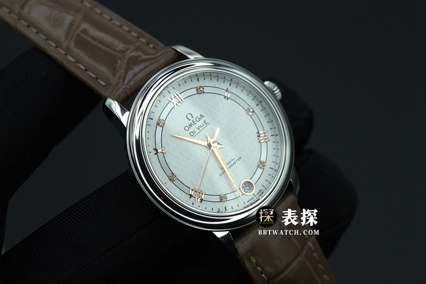 UVS厂欧米茄碟飞424.10.33.20.52.001顶级一比一精仿手表女士白盘皮带款图片及价格正面实拍图