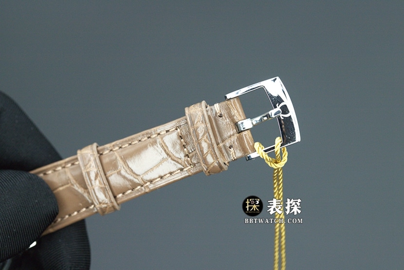 UVS厂欧米茄碟飞424.10.33.20.52.001顶级一比一精仿手表女士白盘皮带款图片及价格表带实拍图