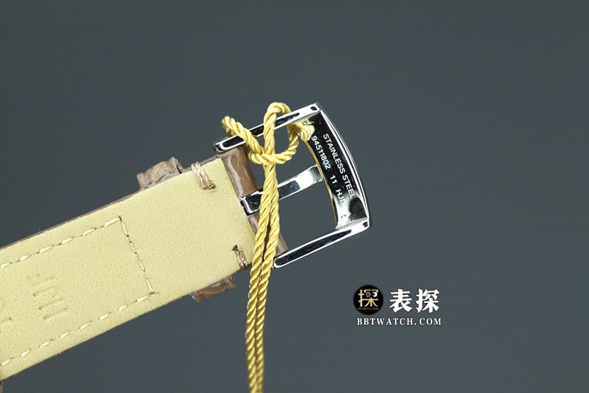 UVS厂欧米茄碟飞424.10.33.20.52.001顶级一比一精仿手表女士白盘皮带款图片及价格表扣实拍图