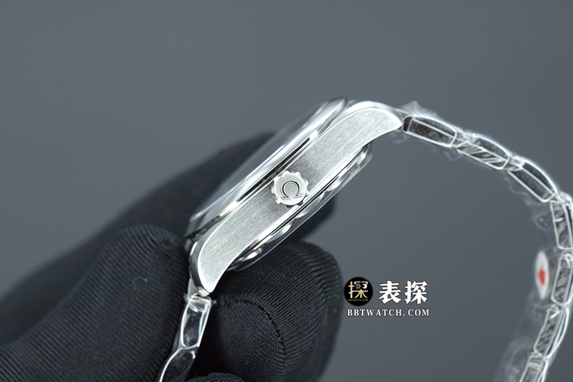 欧米茄海马一比一超A高仿手表女士黑盘银针钢带款图片及价格侧面实拍图