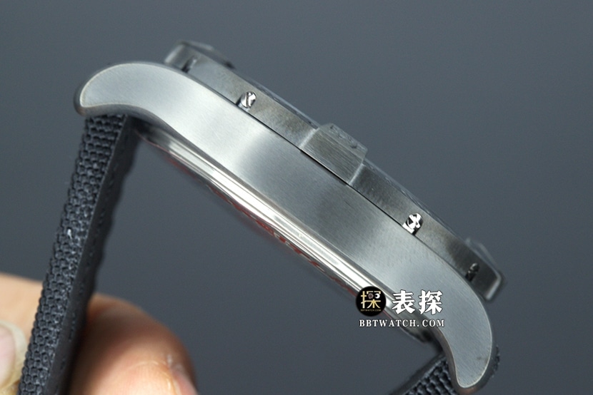 百年灵黑鸟侦察一比一超A精仿手表男士黑盘皮带款图片及价格侧面实拍图