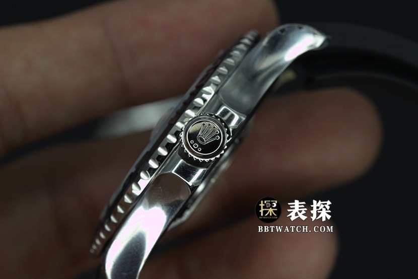 VS厂劳力士游艇名仕型顶级一比一高仿手表黑盘橡胶款图片及价格侧面实拍图