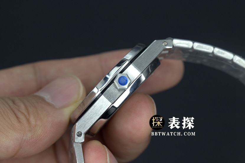 8F厂爱彼皇家橡树一比一超A精仿手表白盘钢带款图片及价格侧面实拍图