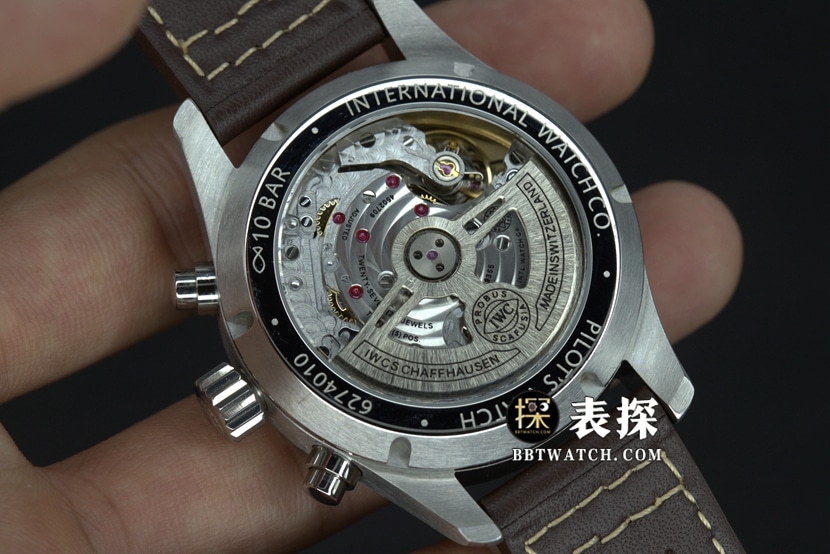 万国飞行员一比一超A精仿手表绿盘白针皮带款图片及价格背面实拍图