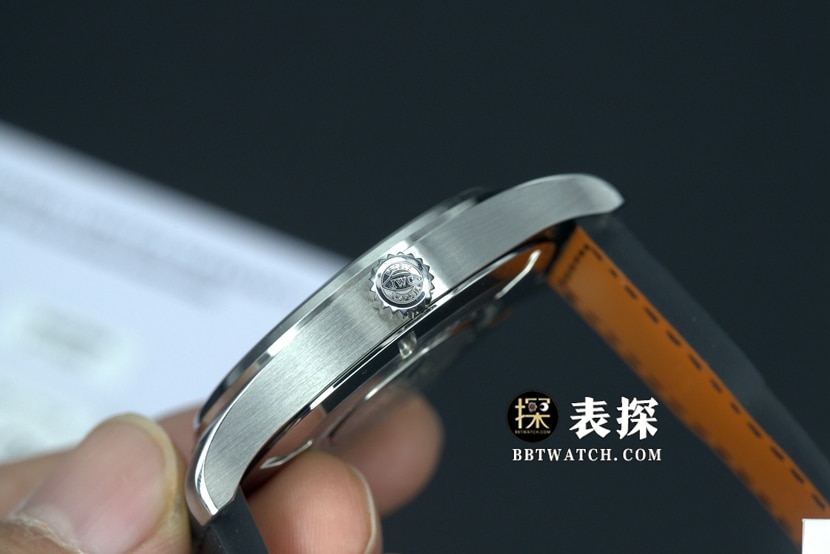 A+厂万国飞行员顶级复刻手表男士马克二十蓝盘皮带款图片及价格侧面实拍图