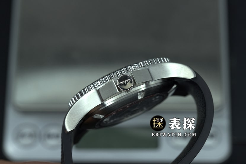 ZF厂浪琴康卡斯一比一顶级复刻手表男士黑盘橡胶款图片及价格侧面实拍图