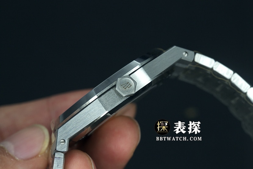 APS厂爱彼皇家橡树顶级一比一高仿手表男士白盘钢带款图片及价格侧面实拍图