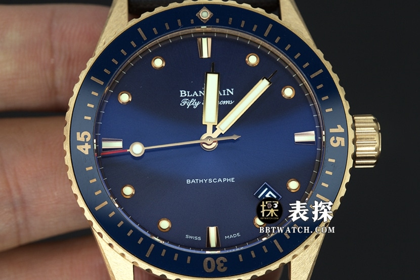 宝珀五十噚顶级复刻手表男士蓝盘金针皮带款图片及价格正面实拍图