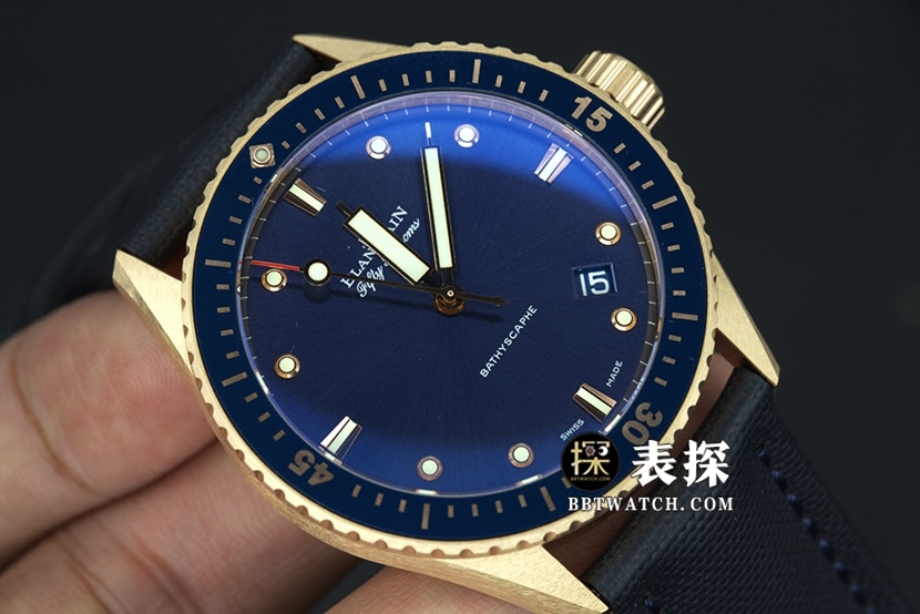 宝珀五十噚顶级复刻手表男士蓝盘金针皮带款图片及价格正面实拍图
