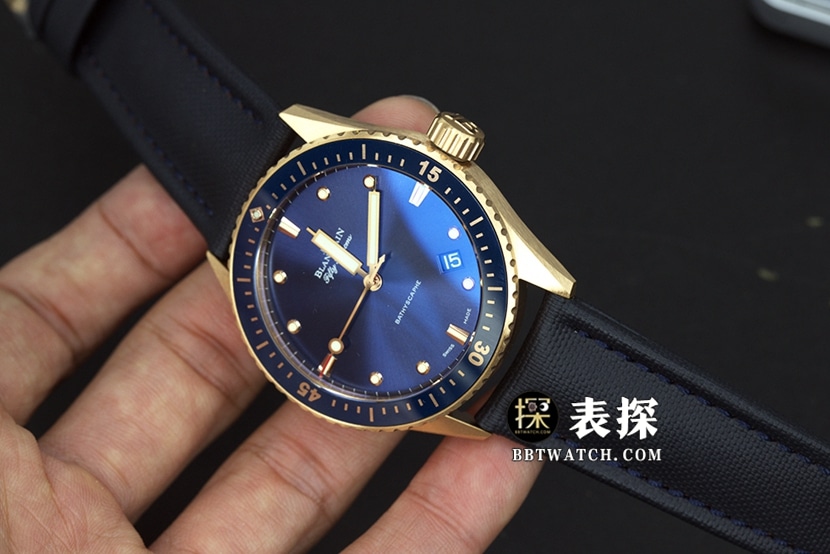 宝珀五十噚顶级复刻手表男士蓝盘金针皮带款图片及价格整体实拍图