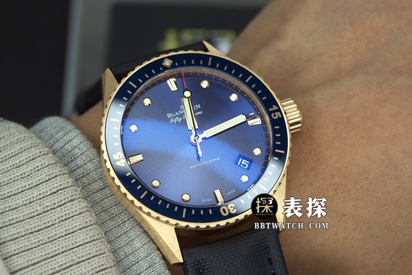 宝珀五十噚顶级复刻手表男士蓝盘金针皮带款图片及价格佩戴实拍图