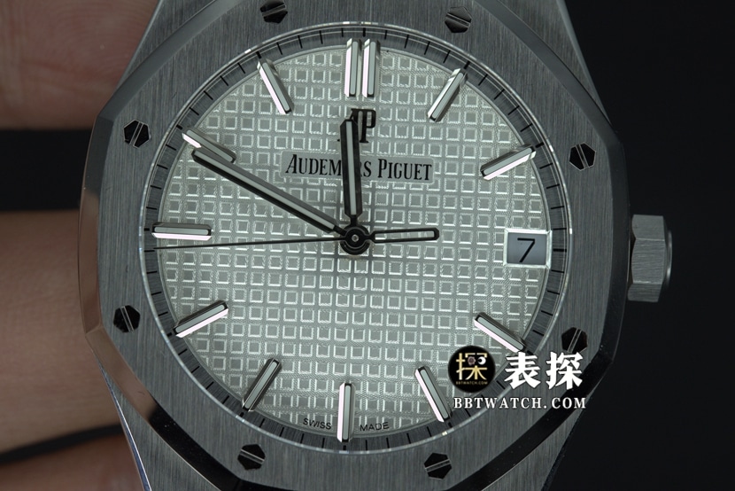 ZF厂爱彼皇家橡树15500V2一比一顶级复刻手表男士白盘钢带款图片及价格正面实拍图