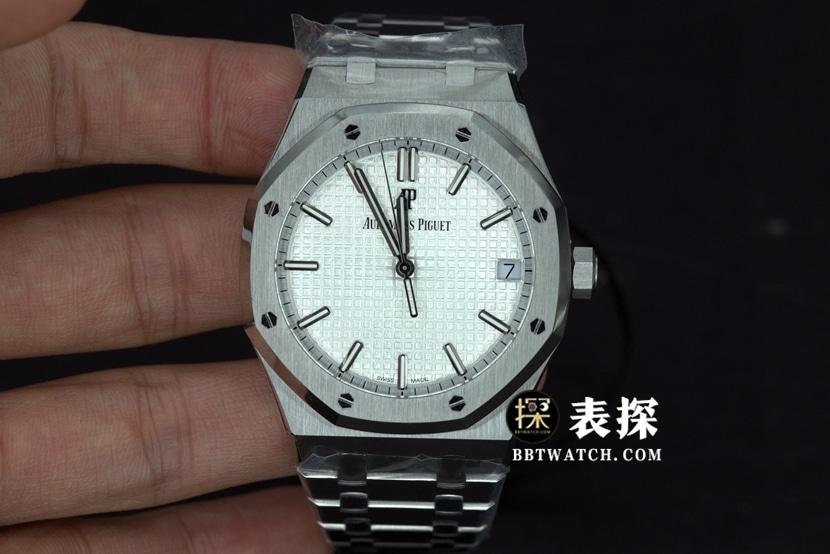 ZF厂爱彼皇家橡树15500V2一比一顶级复刻手表男士白盘钢带款图片及价格正面实拍图