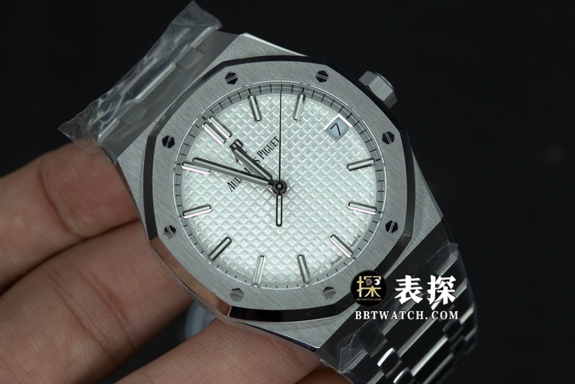 ZF厂爱彼皇家橡树15500V2一比一顶级复刻手表男士白盘钢带款图片及价格正面实拍图