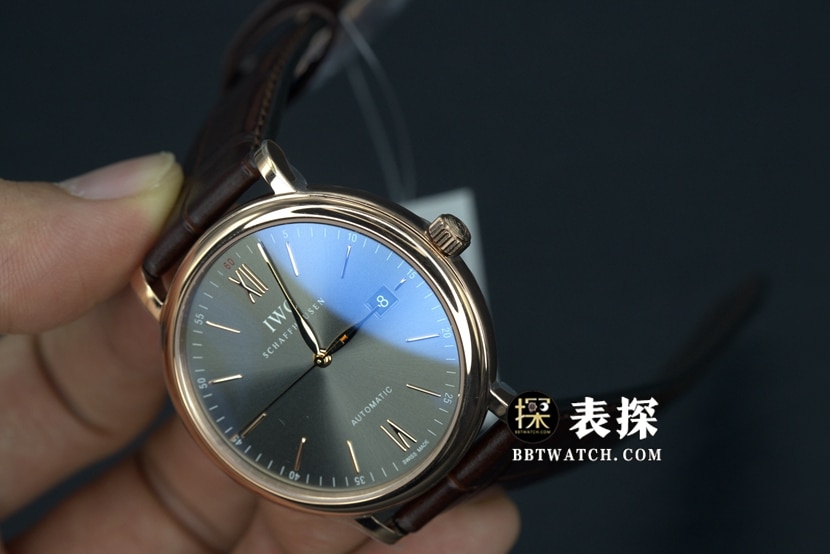 V7厂万国男士柏涛菲诺一比一超A精仿手表岩灰盘金针皮带款IW356511整体实拍图
