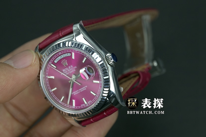 TR厂劳力士星期日历型一比一超A精仿手表男士红盘皮带款图片及价格整体实拍图