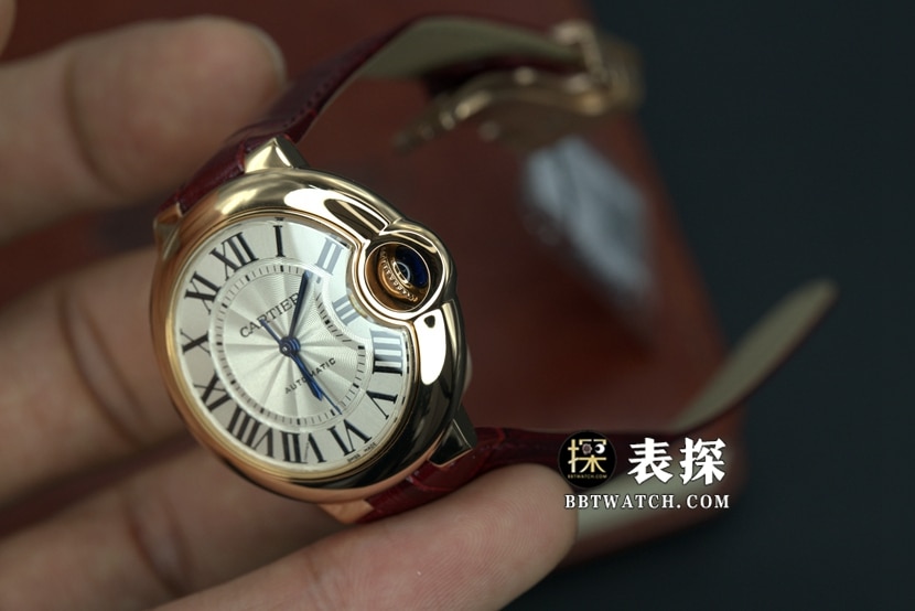 K3厂卡地亚蓝气球一比一顶级复刻手表女士白色蓝针皮带款图片及价格整体实拍图