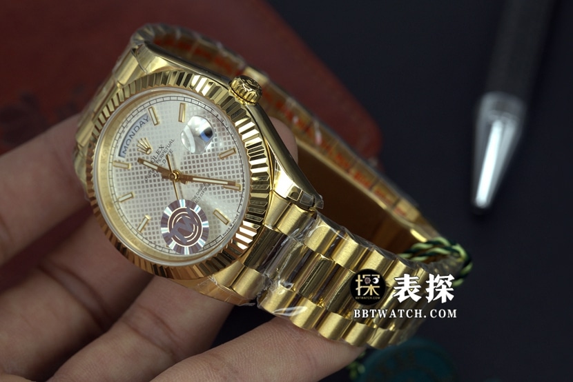 EW厂劳力士星期日历型228238一比一超A高仿手表男士斜格纹盘钢带款图片及价格整体实拍图