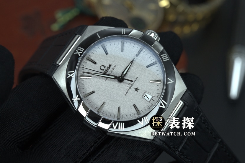 SBF厂欧米茄星座一比一超A精仿手表男士灰盘皮带款图片及价格正面实拍图