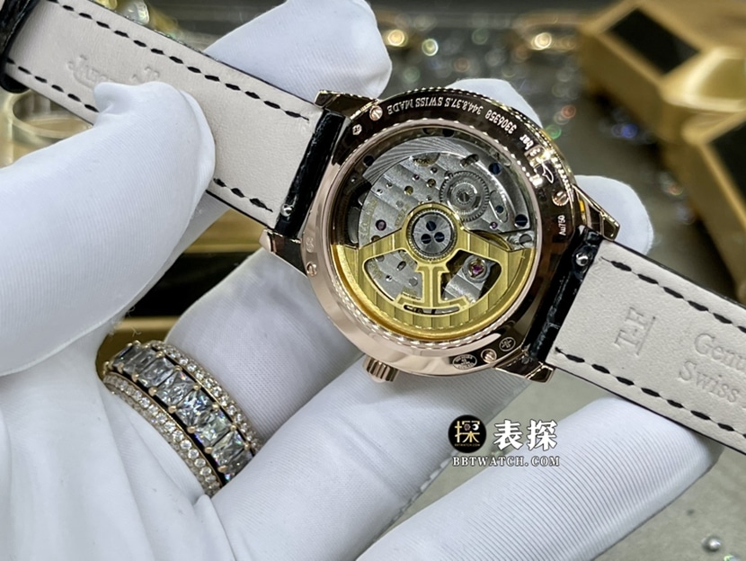积家约会真金真钻定制顶级一比一高仿手表女士玫瑰金盘皮带款背面实拍图