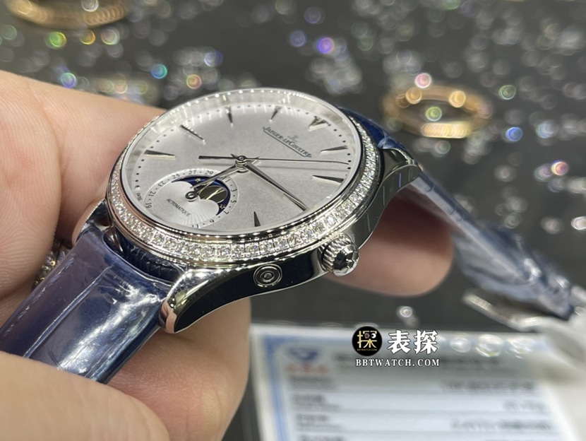 积家大师真金真钻定制一比一顶级复刻手表女士银灰盘镶钻皮带款侧面实拍图