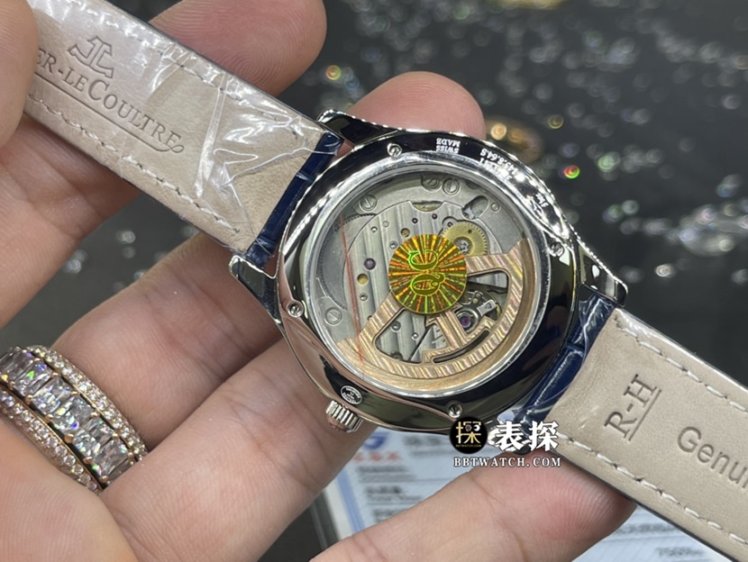 积家大师真金真钻定制一比一顶级复刻手表女士银灰盘镶钻皮带款背面实拍图