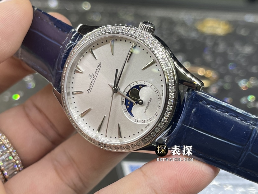 积家大师真金真钻定制一比一顶级复刻手表女士银灰盘镶钻皮带款侧面实拍图