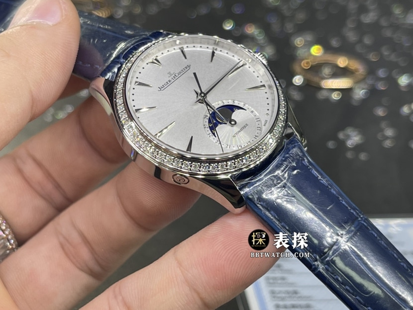 积家大师真金真钻定制一比一顶级复刻手表女士银灰盘镶钻皮带款侧面实拍图