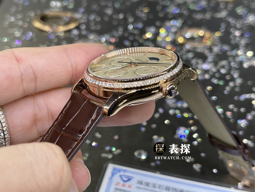 积家大师真金真钻定制顶级一比一精仿手表男士万年历皮带款侧面实拍图