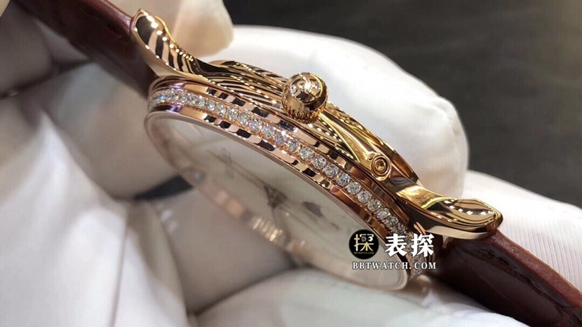 JL积家大师真金真钻定制顶级一比一高仿手表男士蛋壳黄玫瑰金盘月相皮带款侧面实拍图