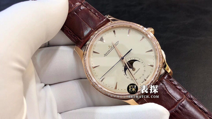 JL积家大师真金真钻定制顶级一比一高仿手表男士蛋壳黄玫瑰金盘月相皮带款正面实拍图