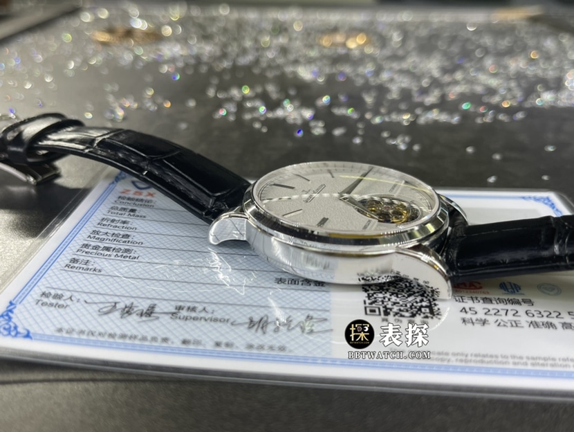 积家大师真金真钻定制一比一超A精仿手表男士陀飞轮皮带款侧面实拍图