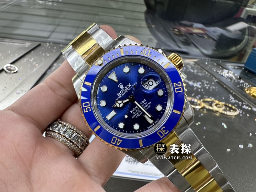 劳力士潜航者型真金真钻定制一比一超A高仿手表男士间金蓝水鬼钢带款正面实拍图