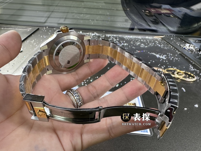 劳力士潜航者型真金真钻定制一比一超A高仿手表男士间金蓝水鬼钢带款表扣实拍图