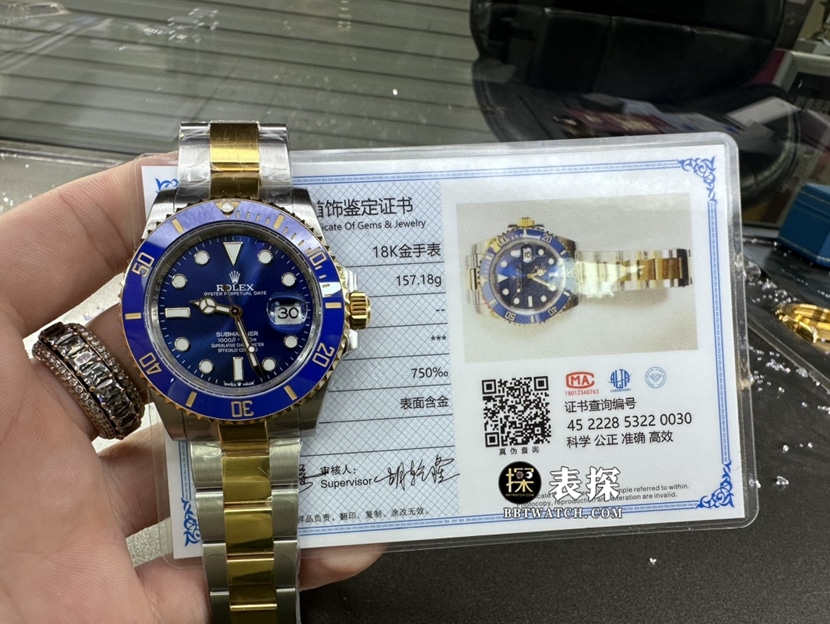 劳力士潜航者型真金真钻定制一比一超A高仿手表男士间金蓝水鬼钢带款整体实拍图