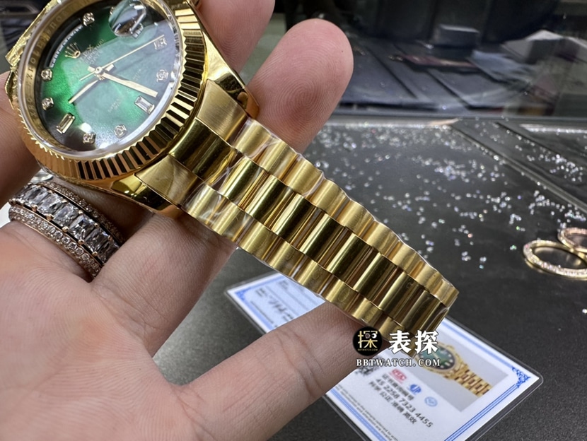 劳力士星期日历型真金真钻定制一比一顶级复刻手表男士渐变绿盘钢带款表带实拍图