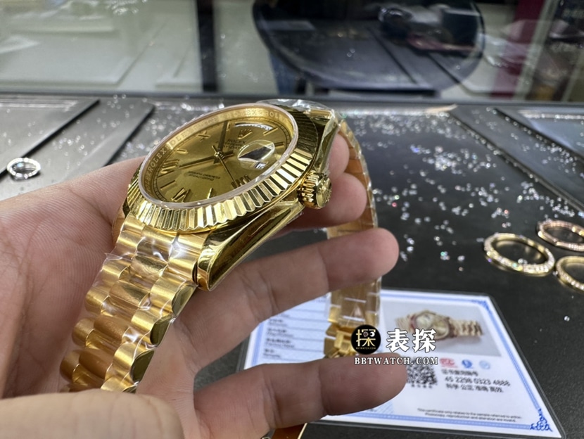劳力士星期日历型真金真钻定制一比一超A高仿手表女士香槟金盘钢带款侧面实拍图