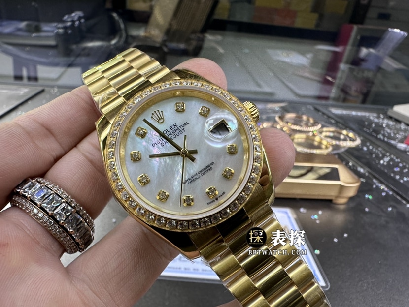 劳力士日志型真金真钻定制一比一顶级复刻手表女士珍珠母贝盘镶钻钢带款正面实拍图