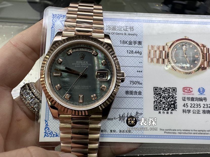 劳力士星期日历型真金真钻定制顶级一比一精仿手表男士黑色珍珠母贝盘钢带款正面实拍图